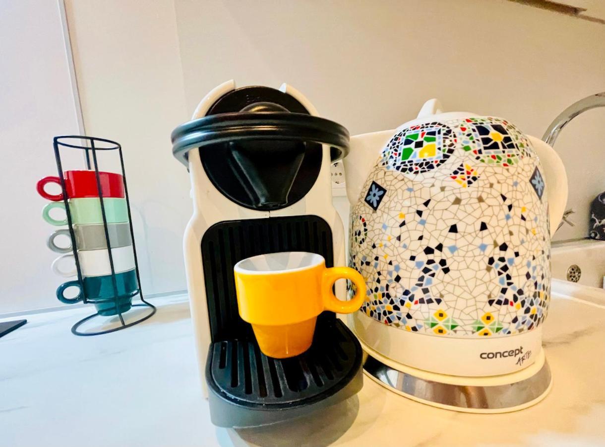 Colorful & Quiet Apartment In Beautiful Viennese Building エクステリア 写真