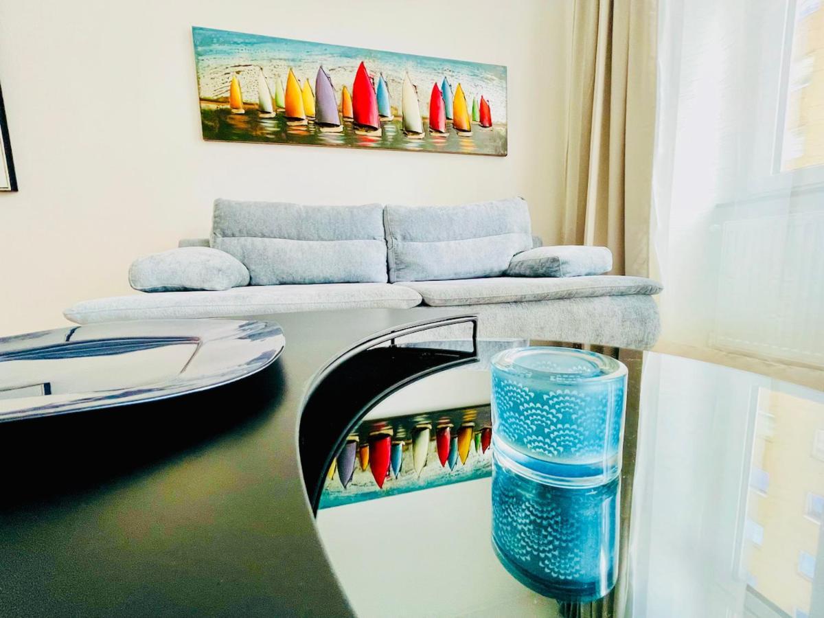 Colorful & Quiet Apartment In Beautiful Viennese Building エクステリア 写真