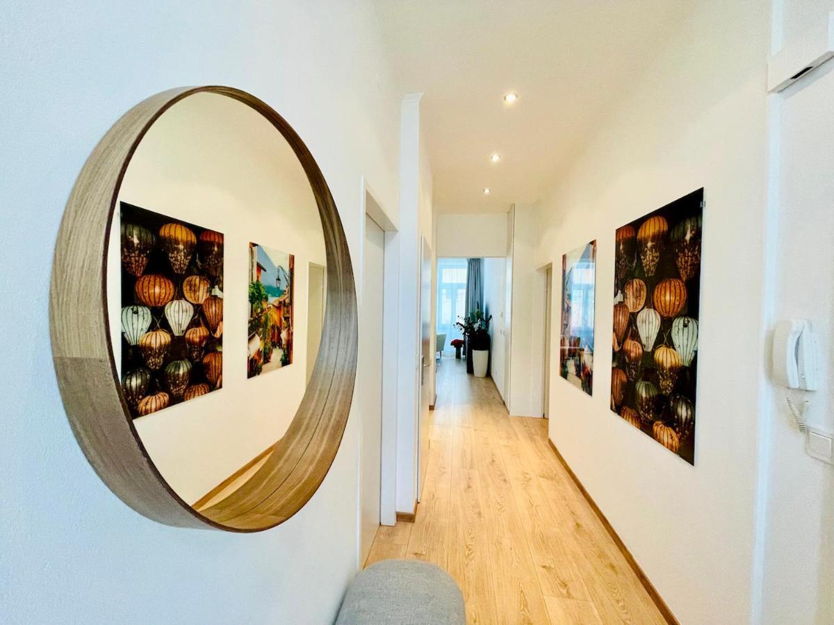 Colorful & Quiet Apartment In Beautiful Viennese Building エクステリア 写真