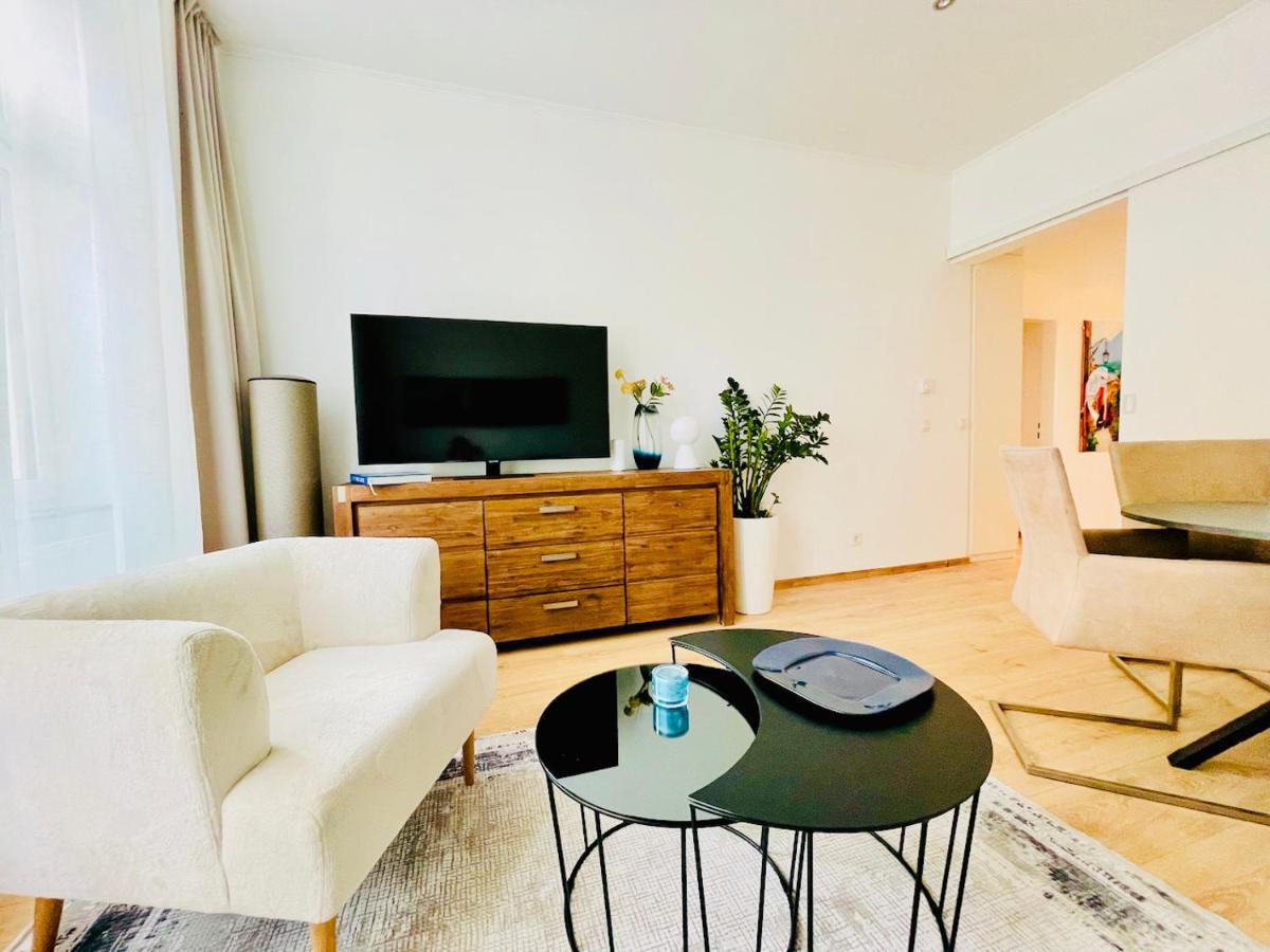 Colorful & Quiet Apartment In Beautiful Viennese Building エクステリア 写真