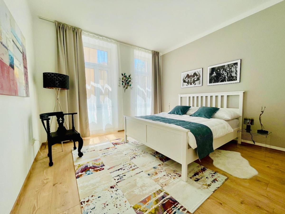 Colorful & Quiet Apartment In Beautiful Viennese Building エクステリア 写真