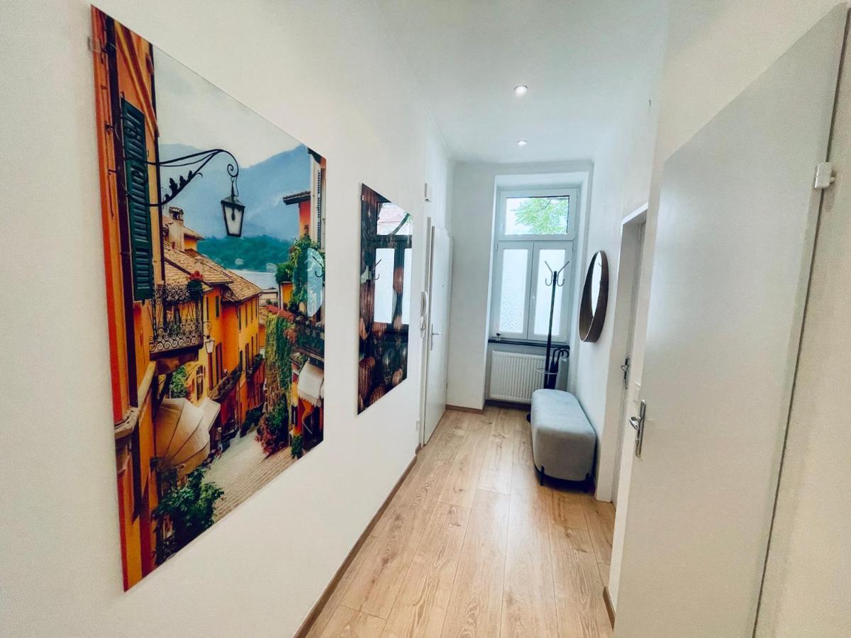 Colorful & Quiet Apartment In Beautiful Viennese Building エクステリア 写真
