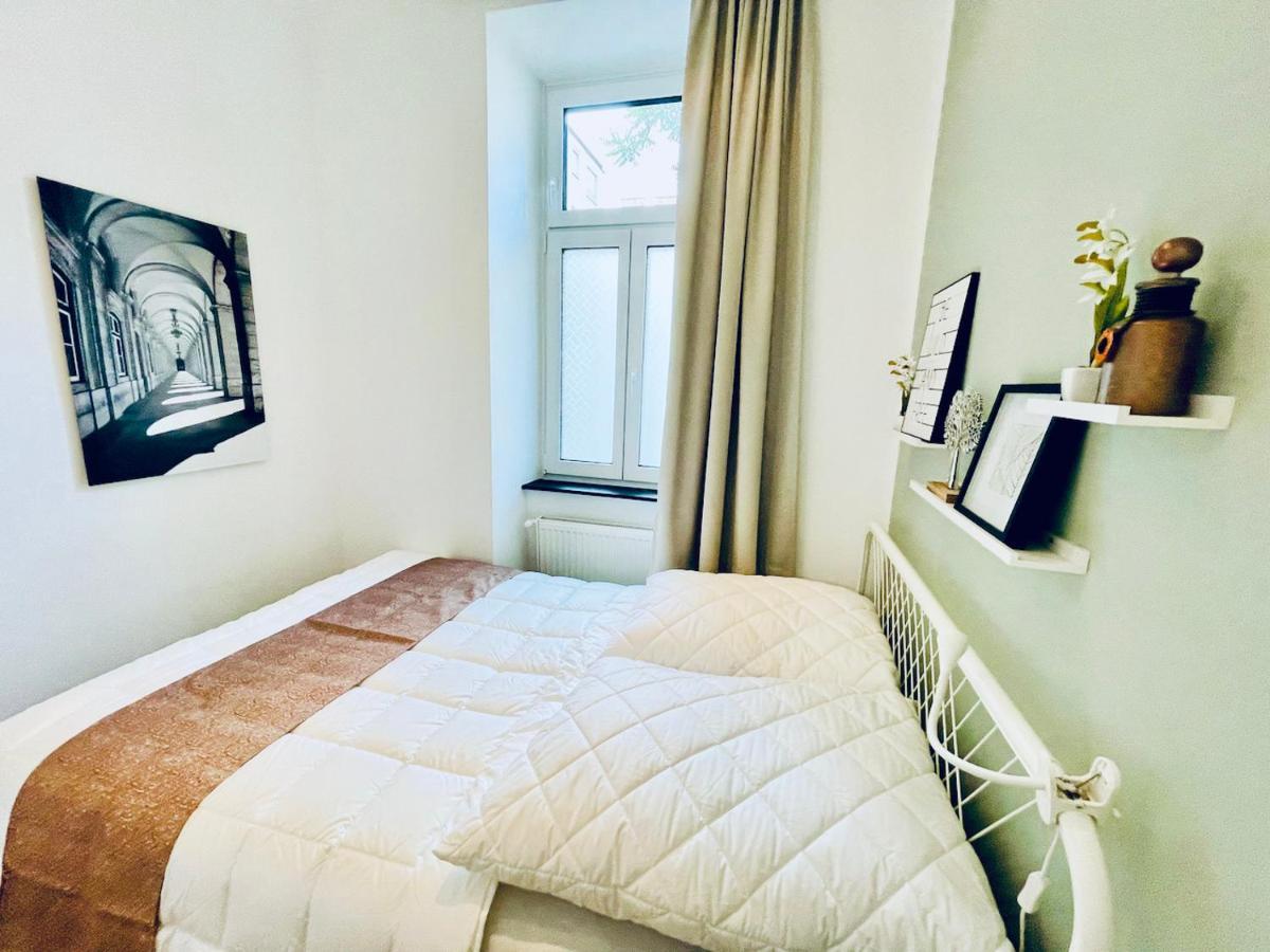 Colorful & Quiet Apartment In Beautiful Viennese Building エクステリア 写真