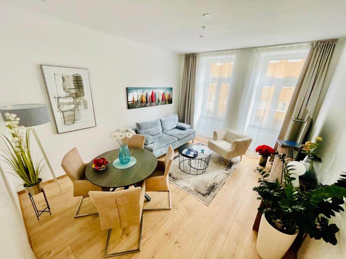 Colorful & Quiet Apartment In Beautiful Viennese Building エクステリア 写真
